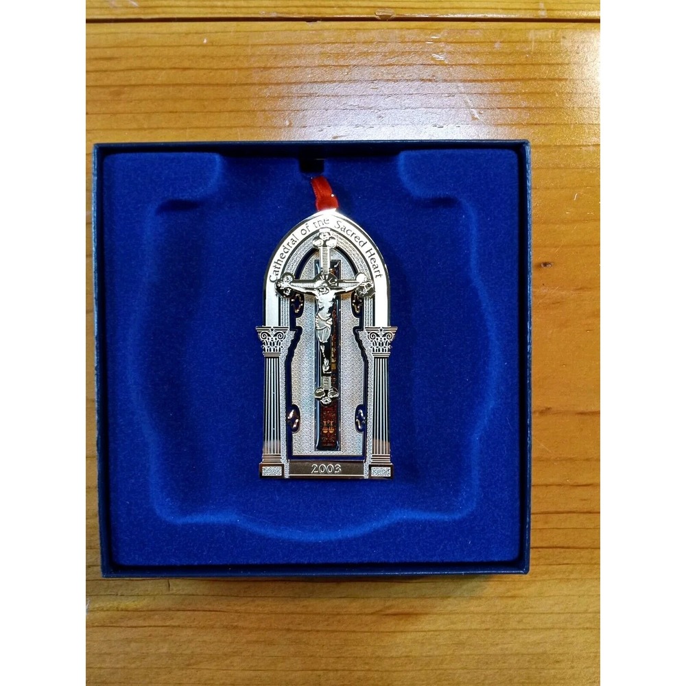 Cathedral Of The Sacred Heart 2003 Annual Gold Collectible Ornament - New⛪⛪🏎️🏎
